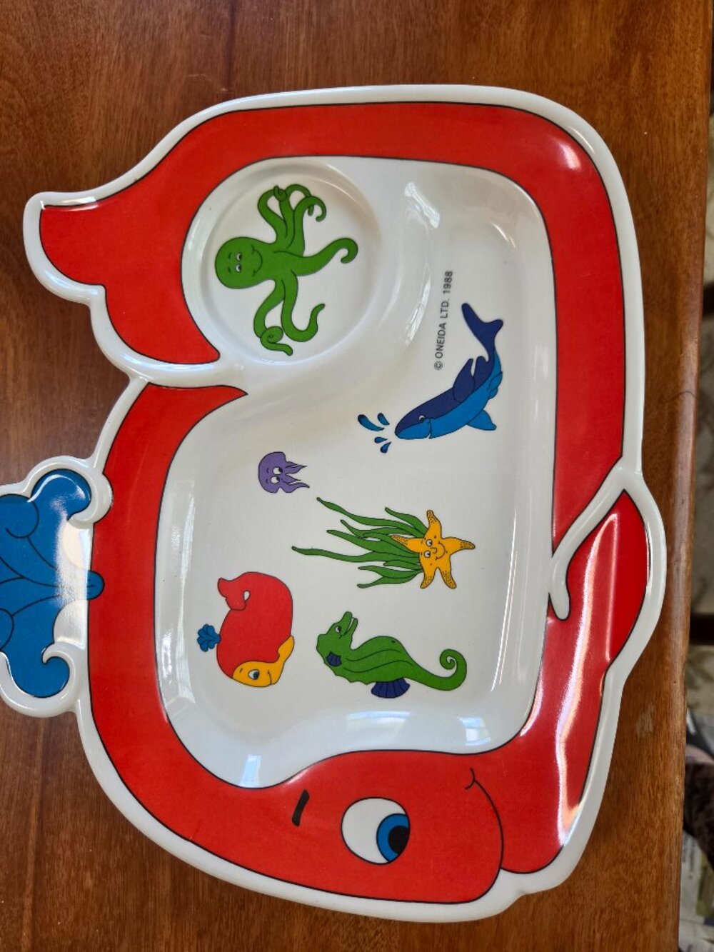 VINTAGE 1988 ONEIDA MELAMINE WALLY THE WHALE DIVIDED CHILDS PLATE